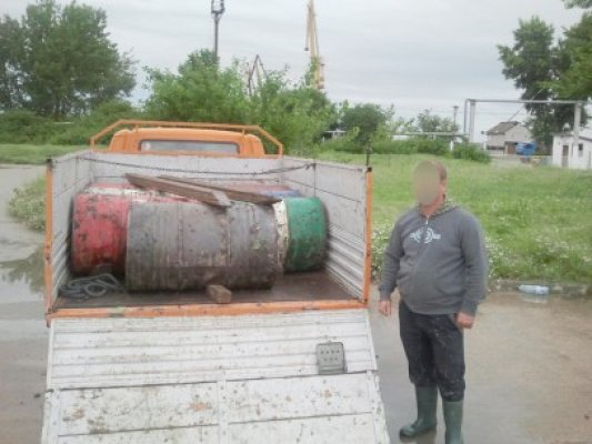 Peste 1,3 tone de motorină de contrabandă, depistată de Garda de Coastă